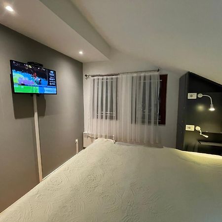 Town Hostel Печ Екстер'єр фото