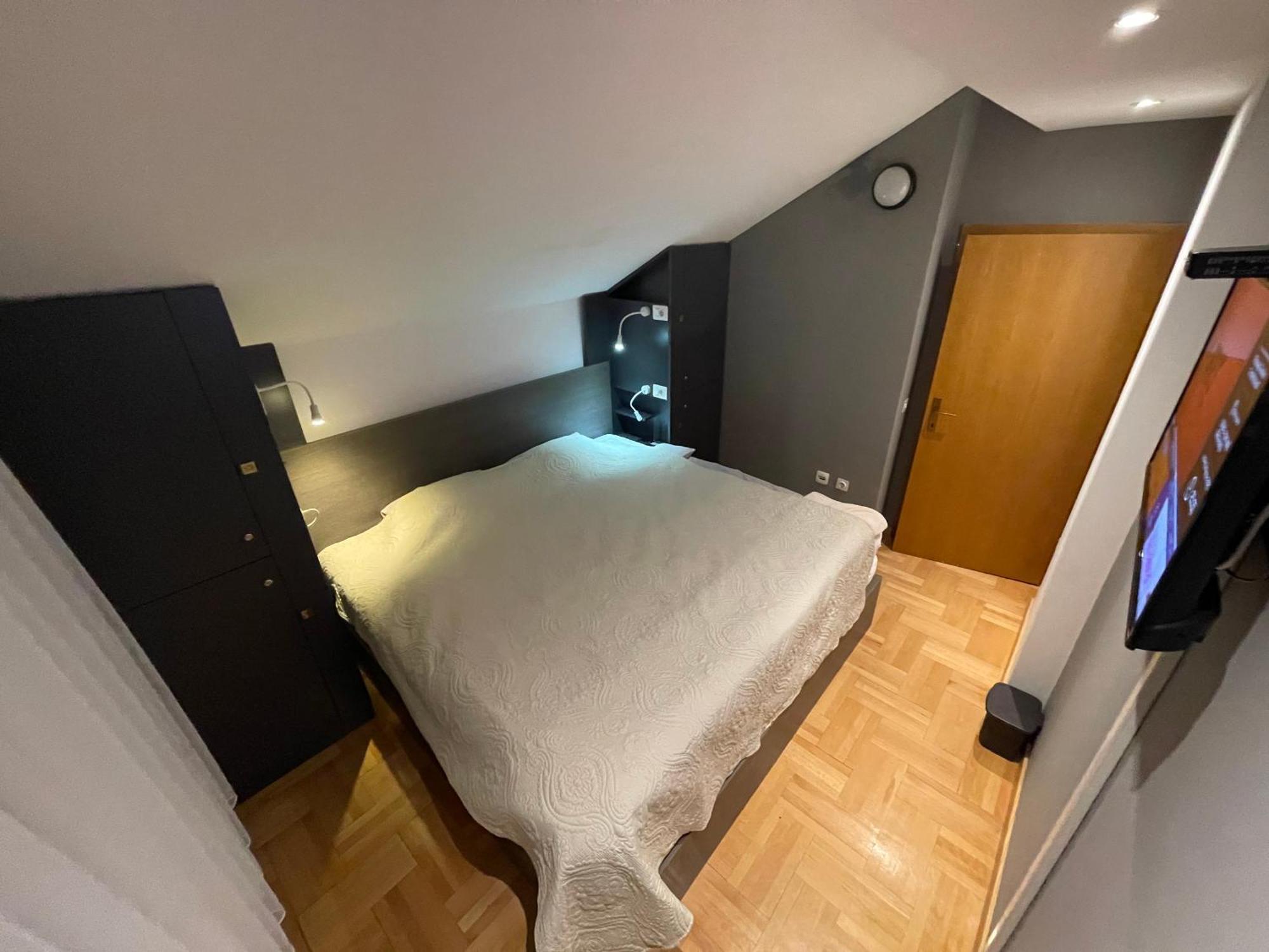 Town Hostel Печ Екстер'єр фото