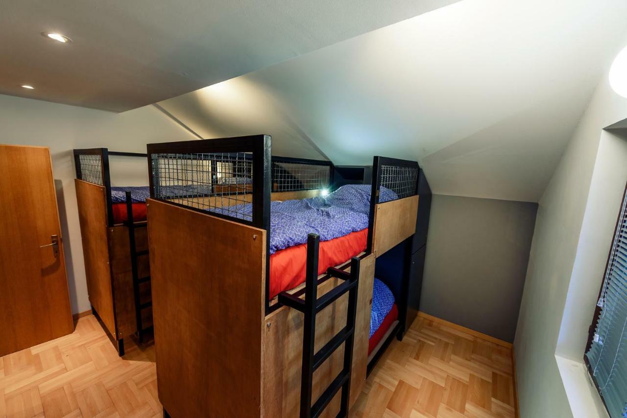Town Hostel Печ Екстер'єр фото