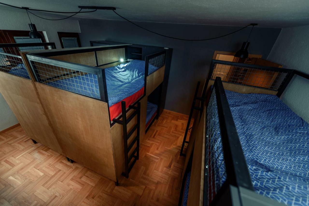 Town Hostel Печ Екстер'єр фото